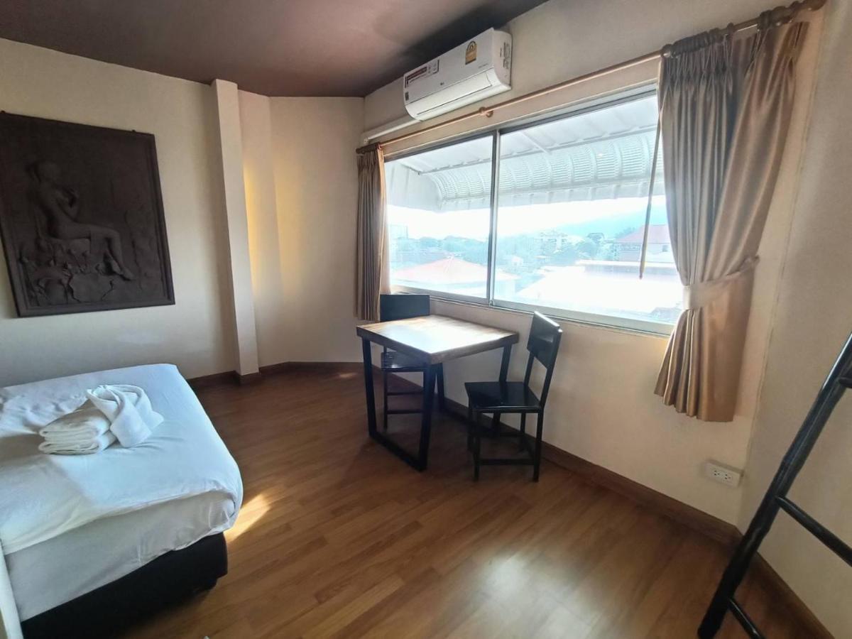 Auberge de jeunesse Soft Night Barzaar à Chiang Mai Extérieur photo
